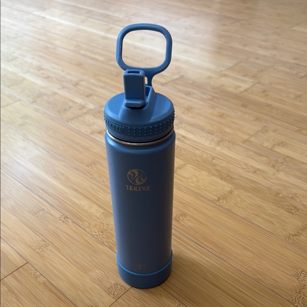 Takeya Actives Insulated Stainless Steel Water Bottle with Straw Lid 22 oz blue